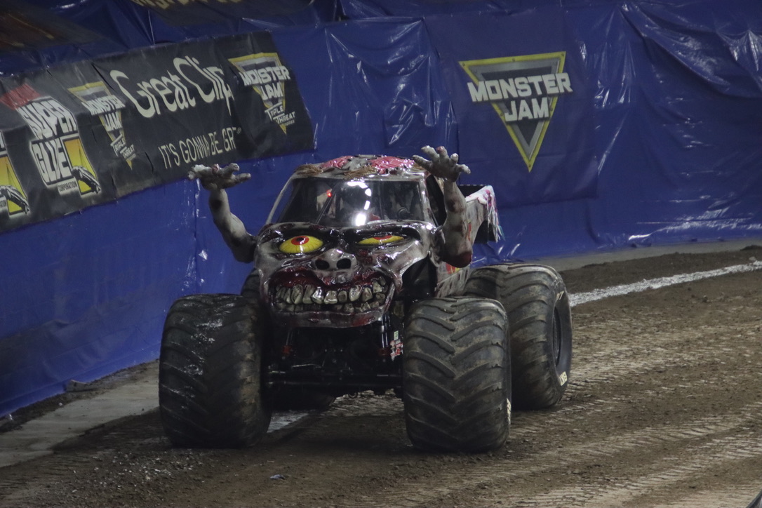 MONSTER JAM TRUCKS ON DISPLAY FREE Orlando #MonsterJam - Trippin with Tara