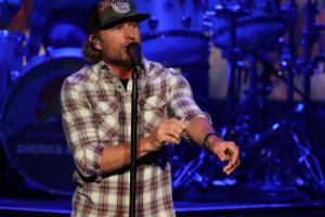 Dierks Bentley at the Xfinity Center in Mansfield, Massachusetts
