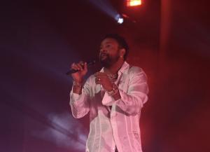 Shaggy at the Xfinity Center