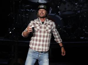 Dierks Bentley at the Xfinity Center in Mansfield, Massachusetts