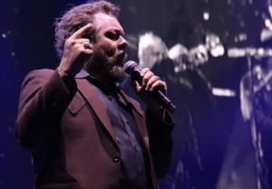 Nathaniel Rateliff & The Night Sweats at the Mohegan Sun Arena in Uncasville, CT on March 23, 2025.