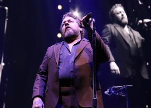 Nathaniel Rateliff & The Night Sweats at the Mohegan Sun Arena in Uncasville, CT on March 23, 2025.