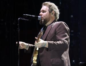 Nathaniel Rateliff & The Night Sweats at the Mohegan Sun Arena in Uncasville, CT on March 23, 2025.