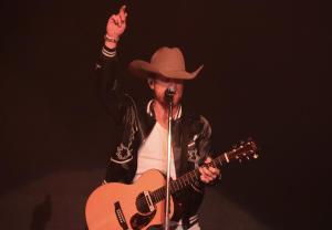 Dustin Lynch at Leader Bank Pavilion in Boston, MA on 5/2/2024