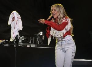Dylan Scott and Mackenzie Carpenter at Leader Bank Pavilion in Boston, MA on 5/30/2024