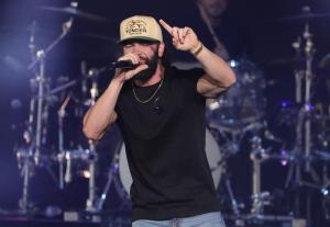 Dylan Scott and Mackenzie Carpenter at Leader Bank Pavilion in Boston, MA on 5/30/2024
