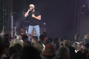 Dylan Scott and Mackenzie Carpenter at Leader Bank Pavilion in Boston, MA on 5/30/2024