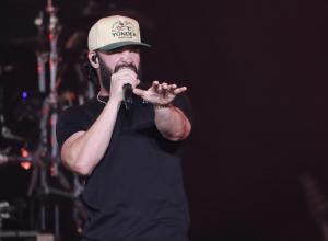 Dylan Scott and Mackenzie Carpenter at Leader Bank Pavilion in Boston, MA on 5/30/2024