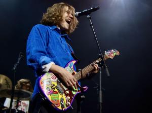 Sitting on Stacy at Mohegan Sun Arena on 2/15/2024