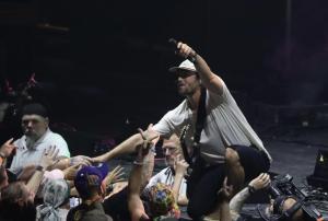 Stick Figure at Xfinity Center in Mansfield, MA on August 3, 2024