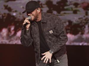 Cole Swindell at the Mohegan Sun Arena in Uncasville, CT on February 6, 2025.
