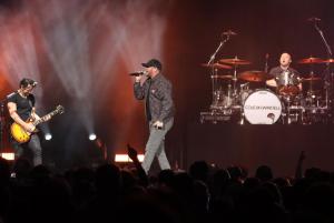 Cole Swindell at the Mohegan Sun Arena in Uncasville, CT on February 6, 2025.